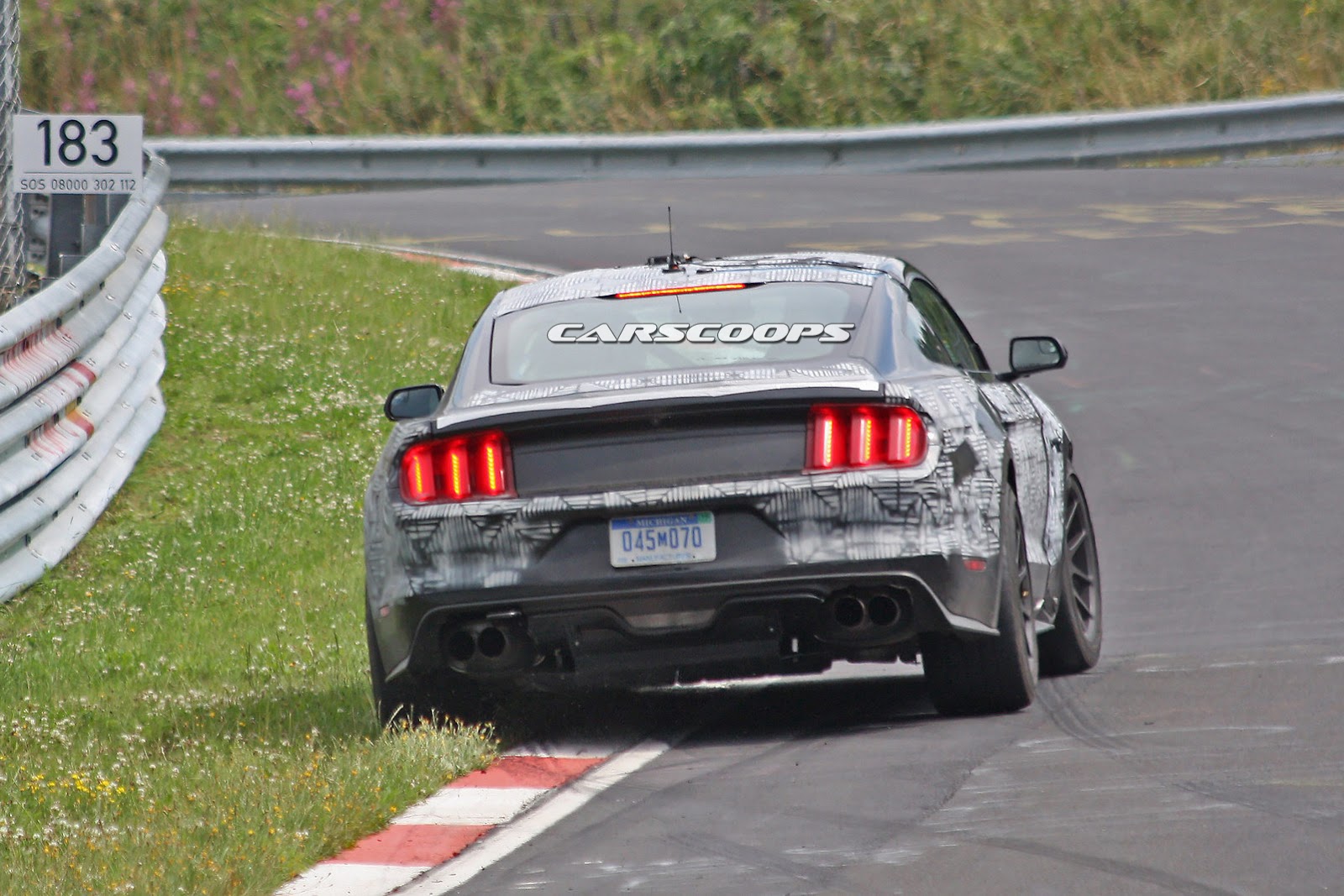 2016-Mustang-SVT-Spins-4.jpg