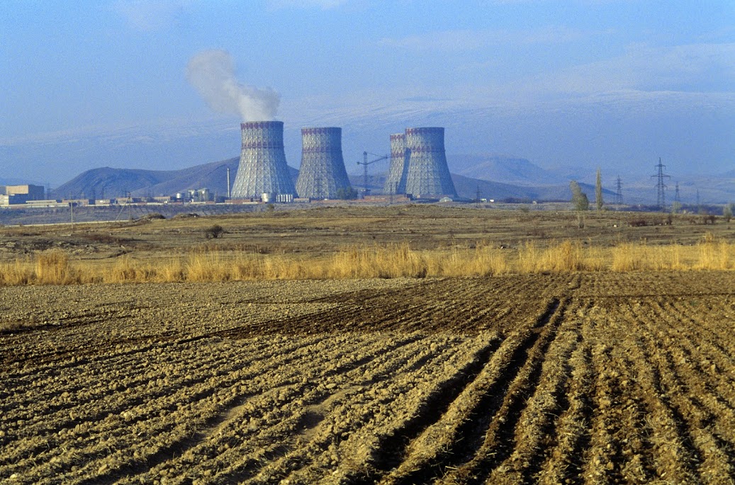 Armenia y Rusia firman ampliar la vida útil de la central nuclear Metsamor