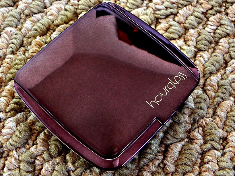 Hourglass Ambient Lighting Powder (Diffused Light) Review & Before