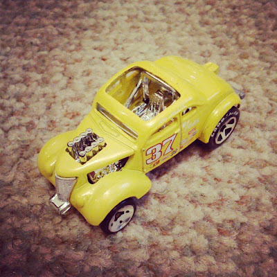 Hotrod yellow car