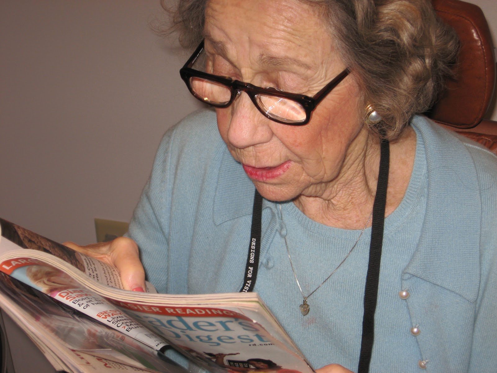 Low Vision Eyeglasses Prismatic Eyeglasses for