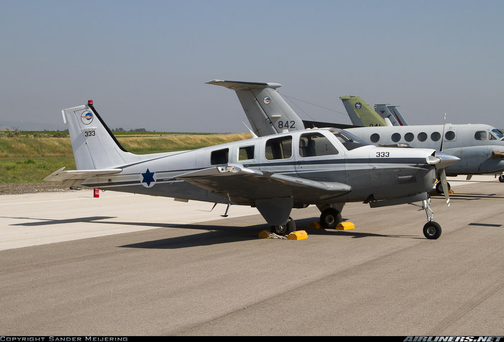 Fuerzas Armadas de Israel Raytheon+A36+Bonanza+Chofit