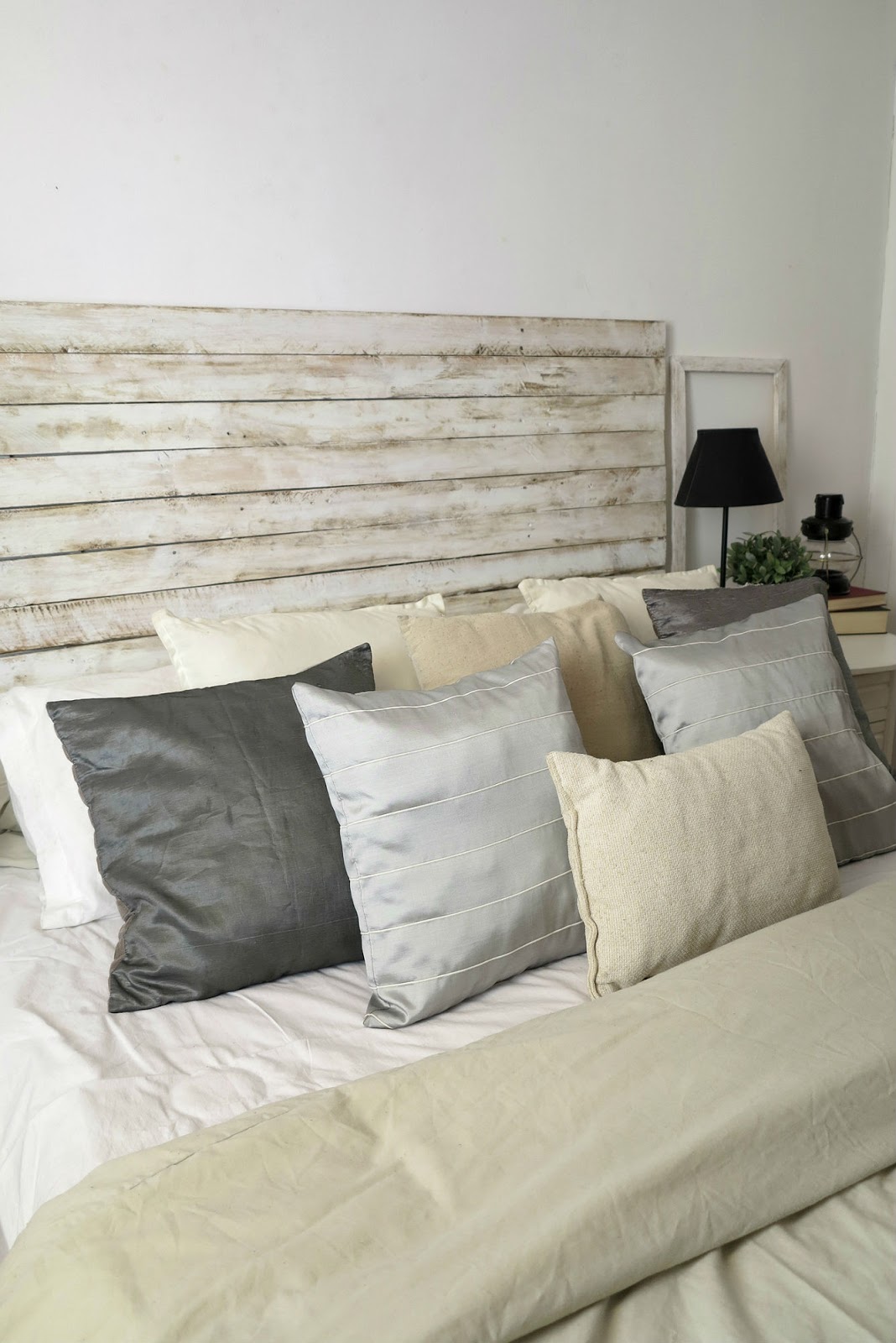 Rocco En Mi Sofa: DORMITORIO SENCILLO Y NEUTRO