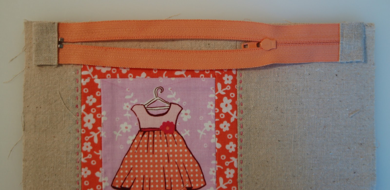 fussy cut zipper pouch tutorial lots of pink here!