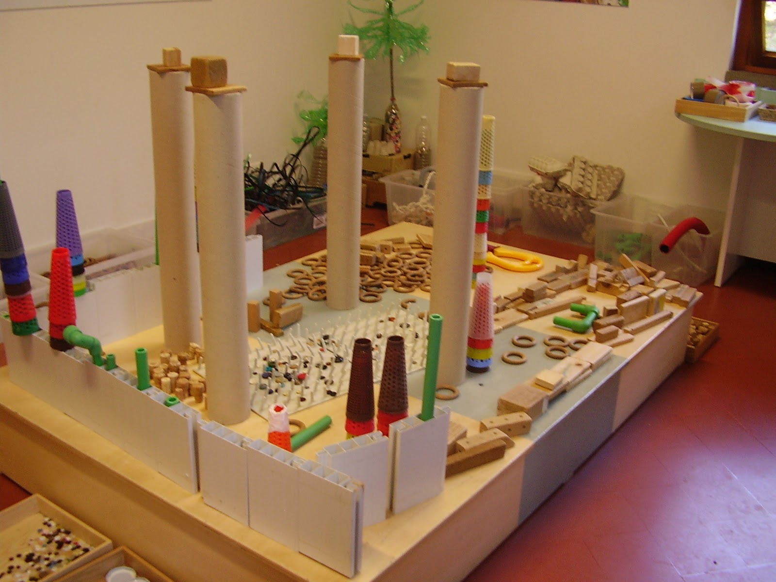 "No me sigan a mí, sigan al niño" : Inauguración: Reggio Emilia