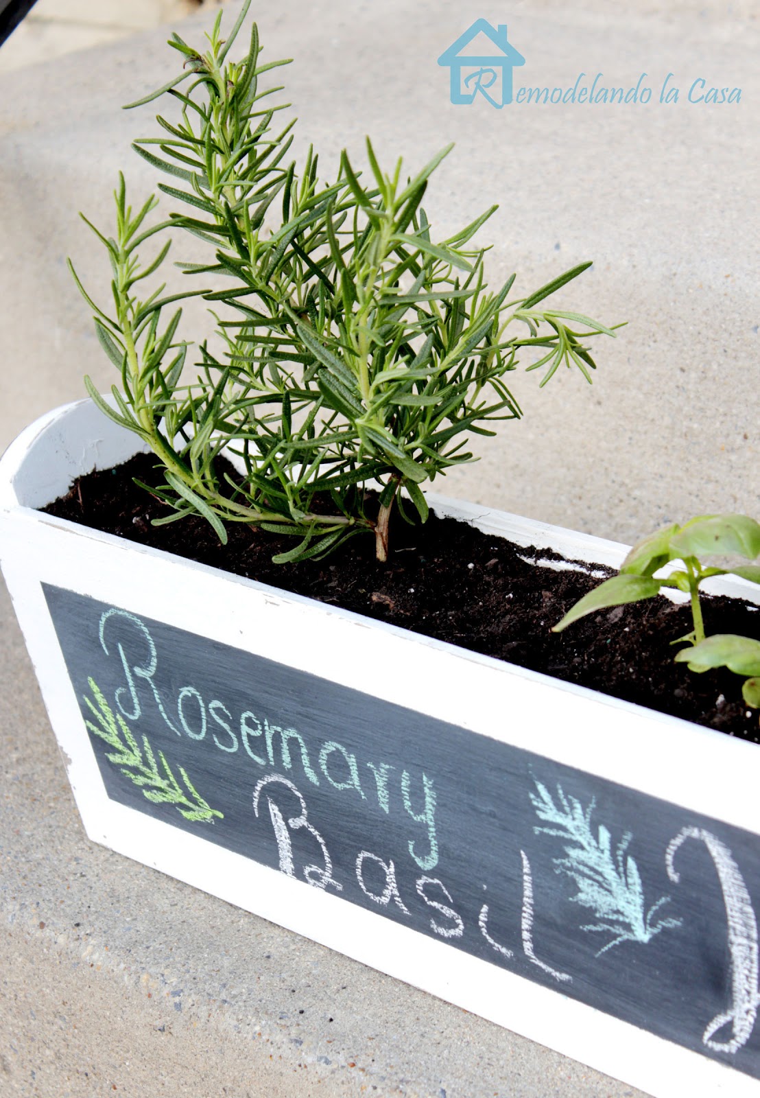 DIY Kitchen Herb Planter Remodelando la Casa