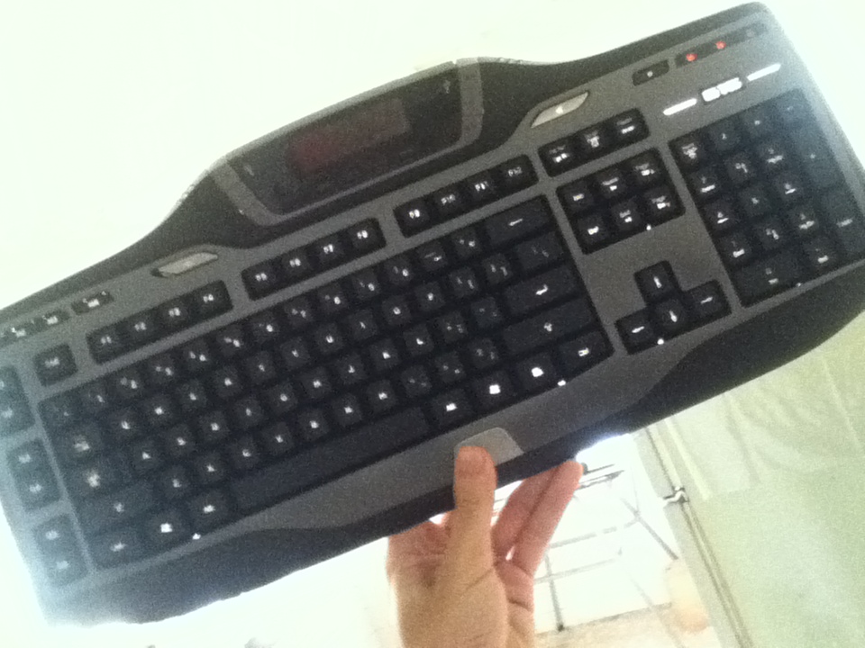 Not So Hardcore Gamer Cleaning my Logitech G15 keyboard