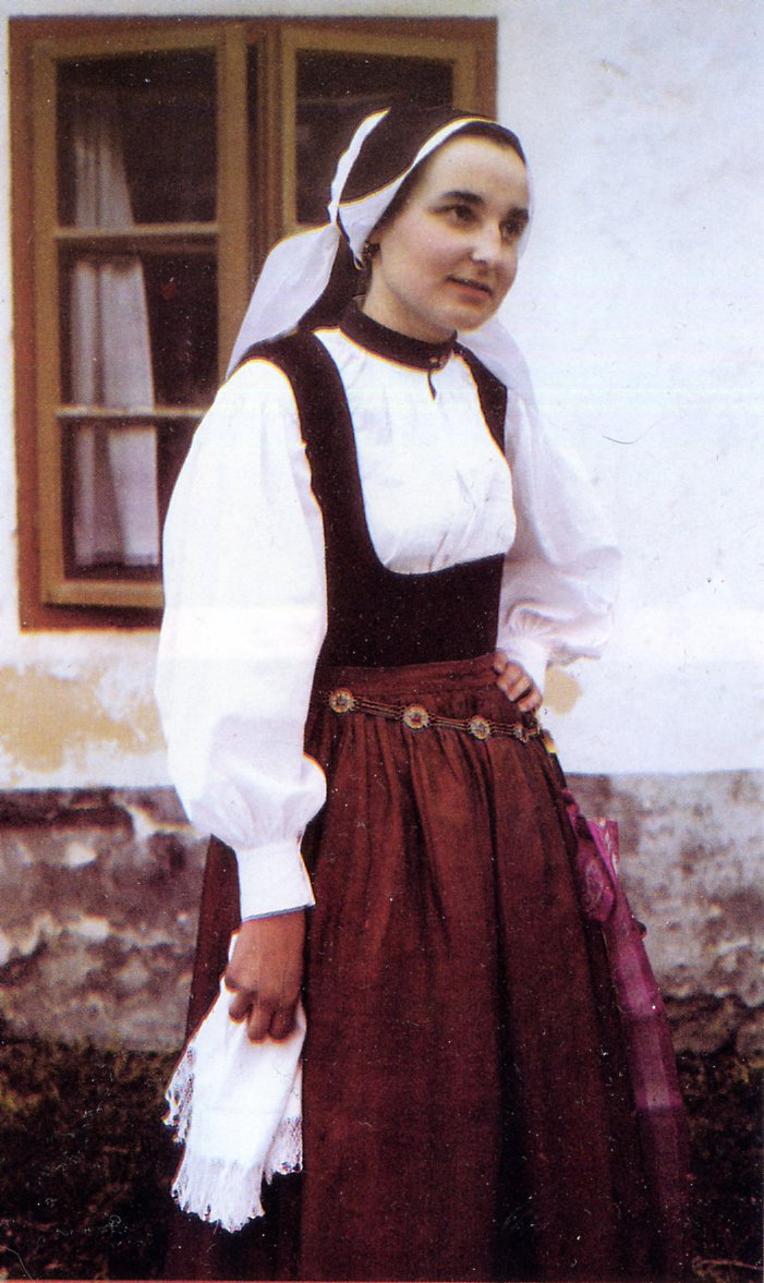 FolkCostume&Embroidery: Costume of Gorenjska, Slovenia