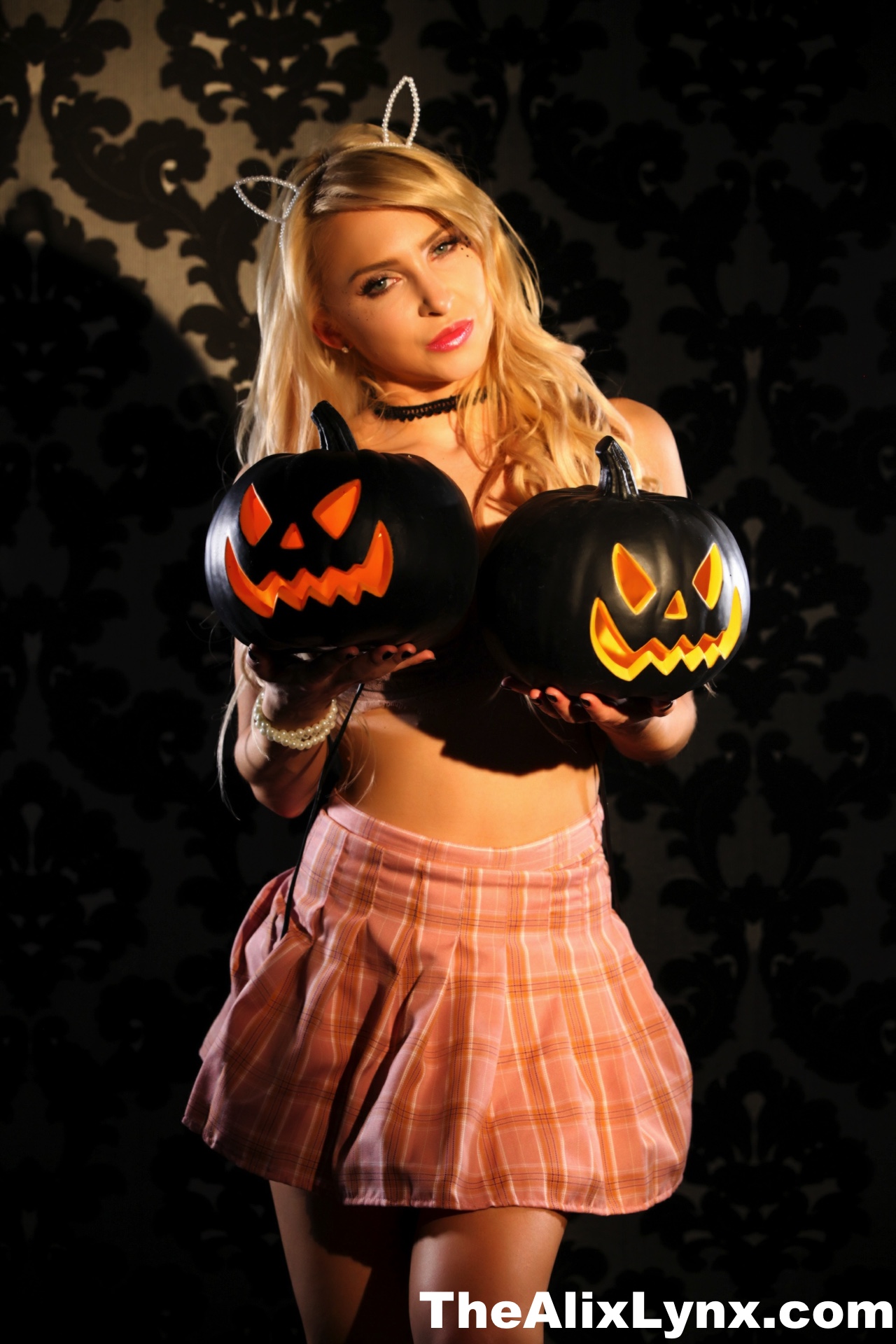 Alix Lynx - Шантаж от бати Alix Lynx - Шантаж от бати