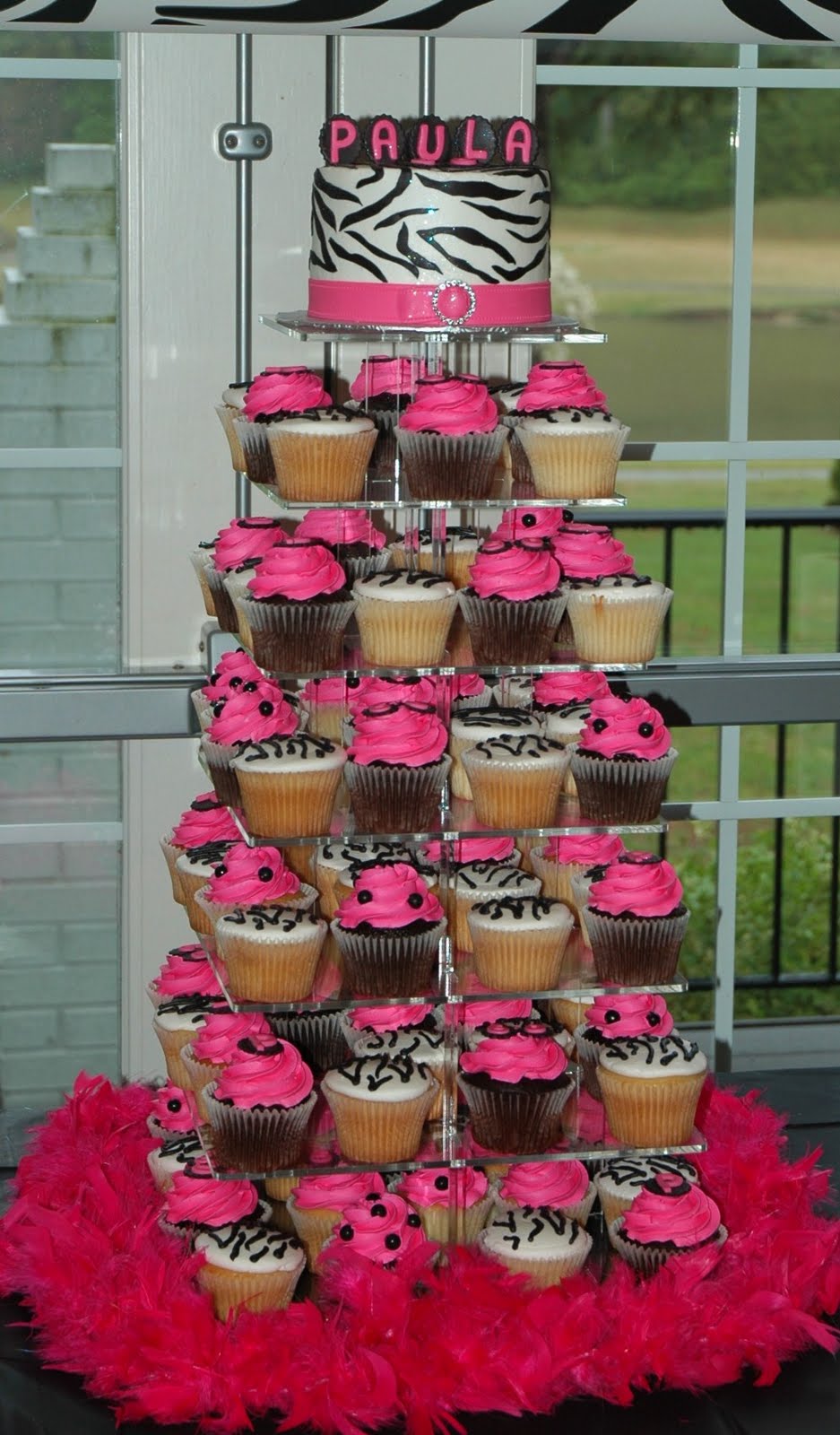 Tara's Cupcakes: Another year of fabulous!