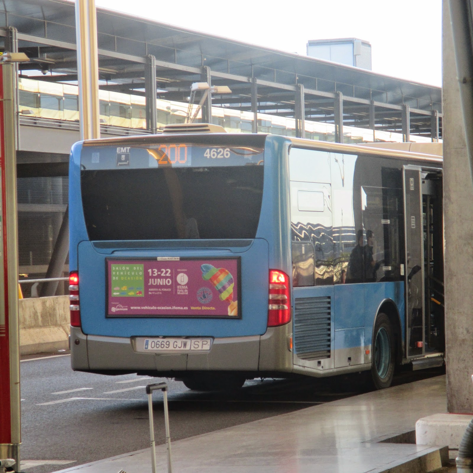 EMT bus linea 200 de la EMT Madrid