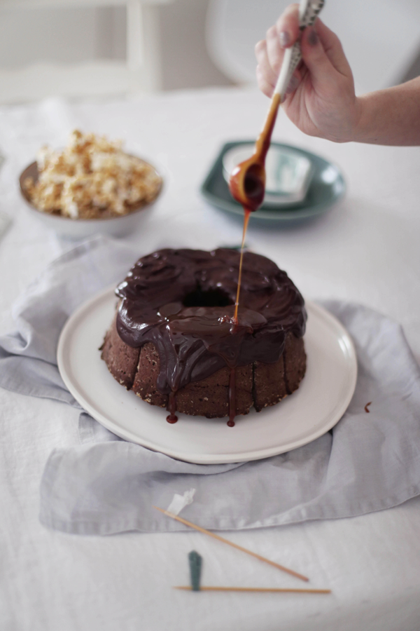 Fräulein Klein NutellaBananenKuchen mit KaramellPopcorn
