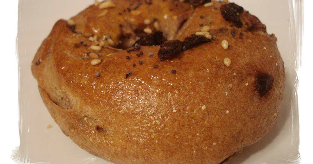 Dame Good Eats Whole Wheat Everything Bagels with Caramelized Onions