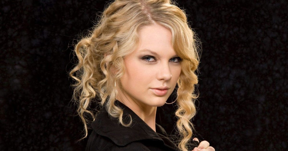 BiographyArtist BIOGRAFI TAYLOR SWIFT D