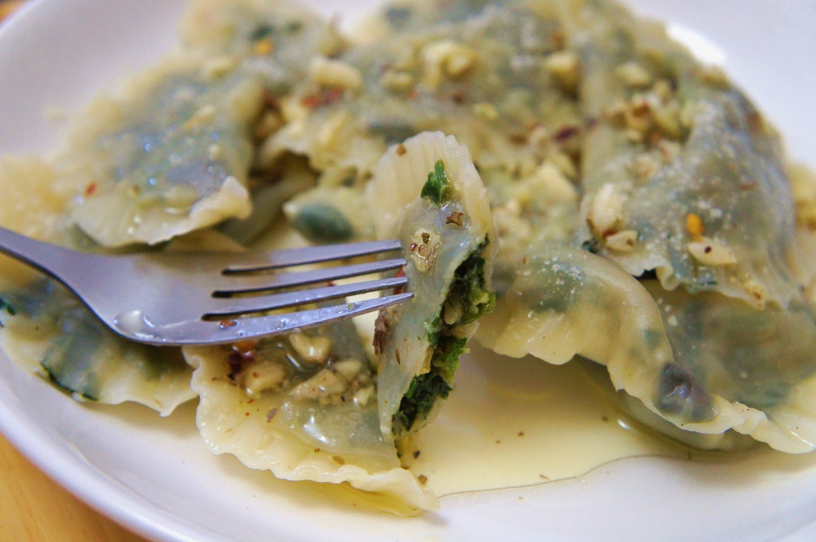 Kama Foodtra Spinach Ravioli with Garlic Herb Olive Oil