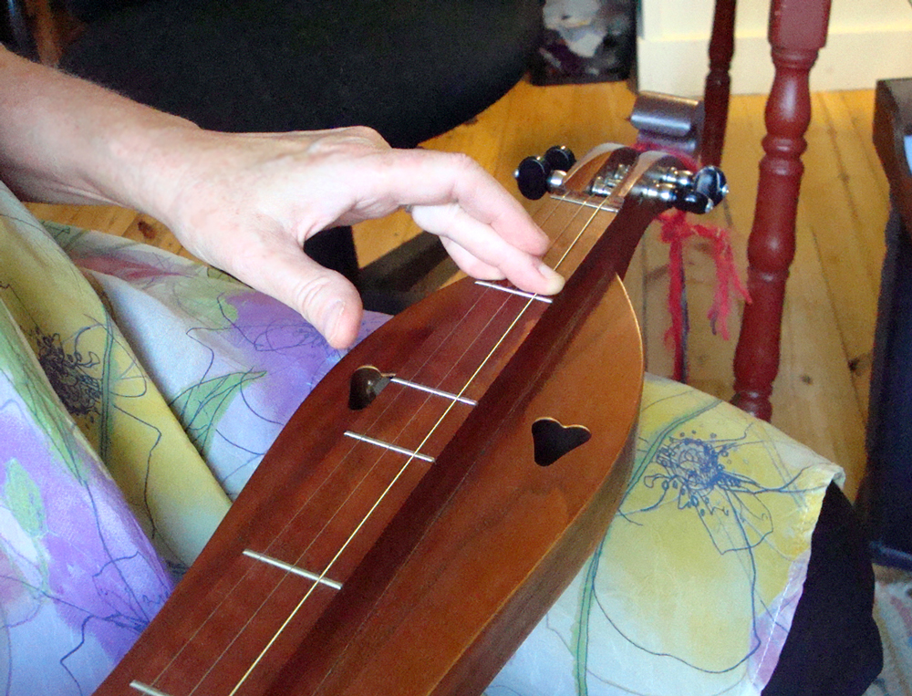 Mountain Dulcimer noter and drone blog