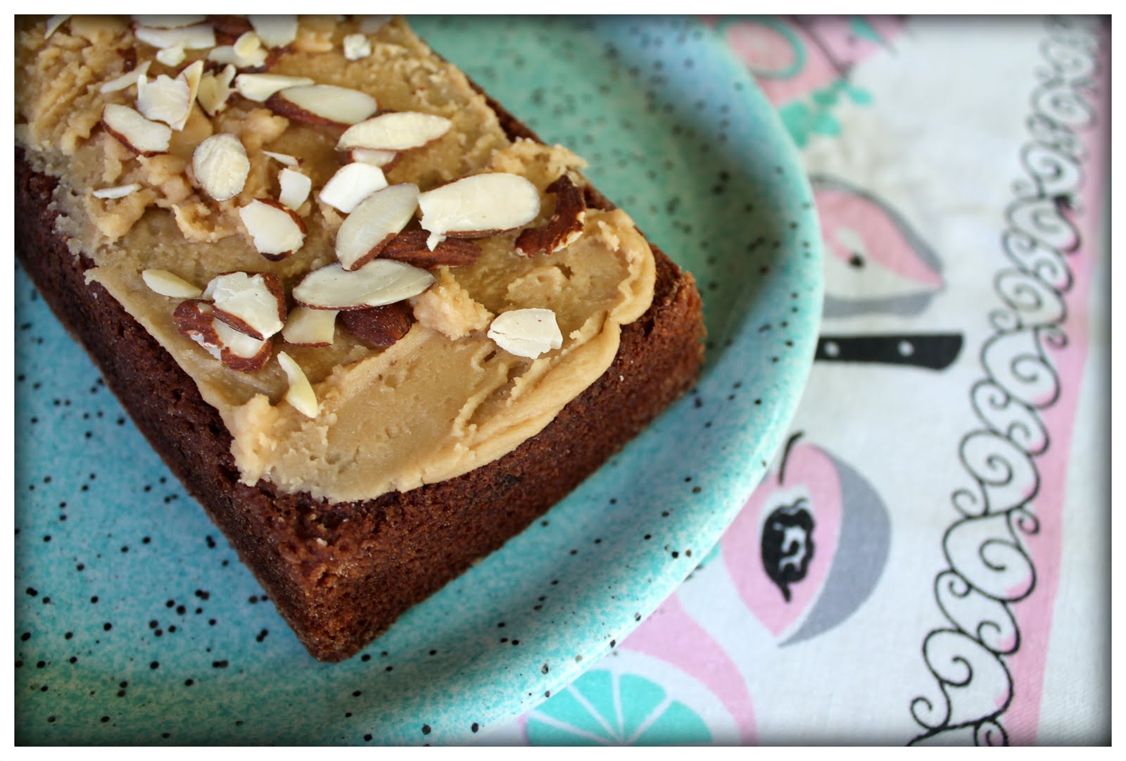 *my house is cuter than yours* Applesauce Cake