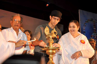 Hrithik Roshan at the launch of 'I Pledge 4 peace' project 