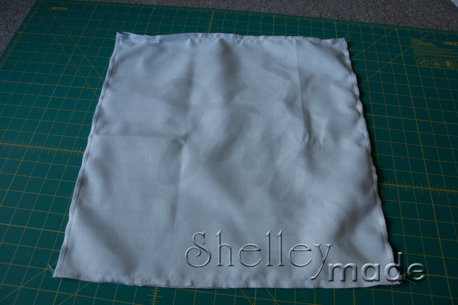 Shelley Made Hidden Zipper Pillow Tutorial