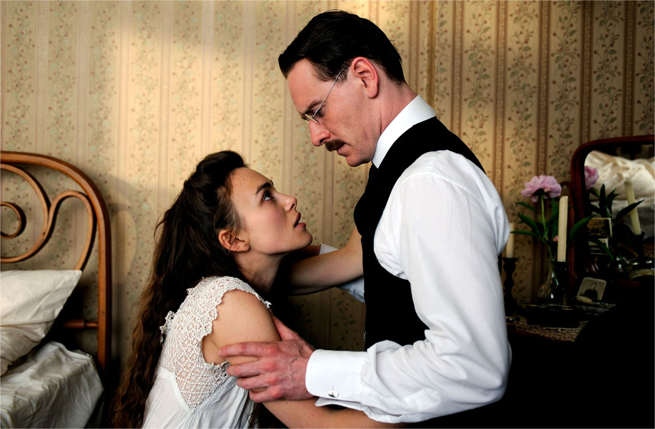 http://1.bp.blogspot.com/-dMqLqW7zokc/TgD9ts_fbXI/AAAAAAAAaaE/Ia6Bl3kJKo4/s1600/a_dangerous_method_movie_Michael_Fassbender-Keira_Knigh