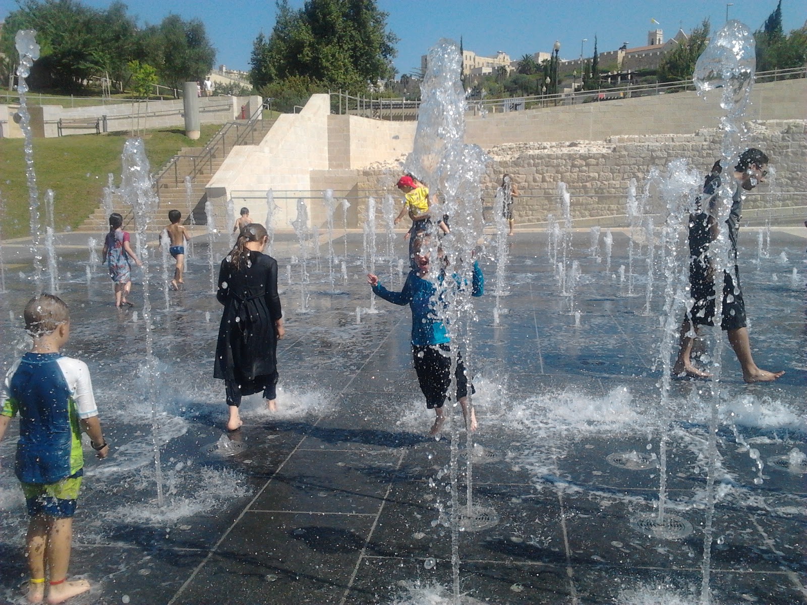 Life in Israel: Teddy Park: free water fun in Jerusalem!