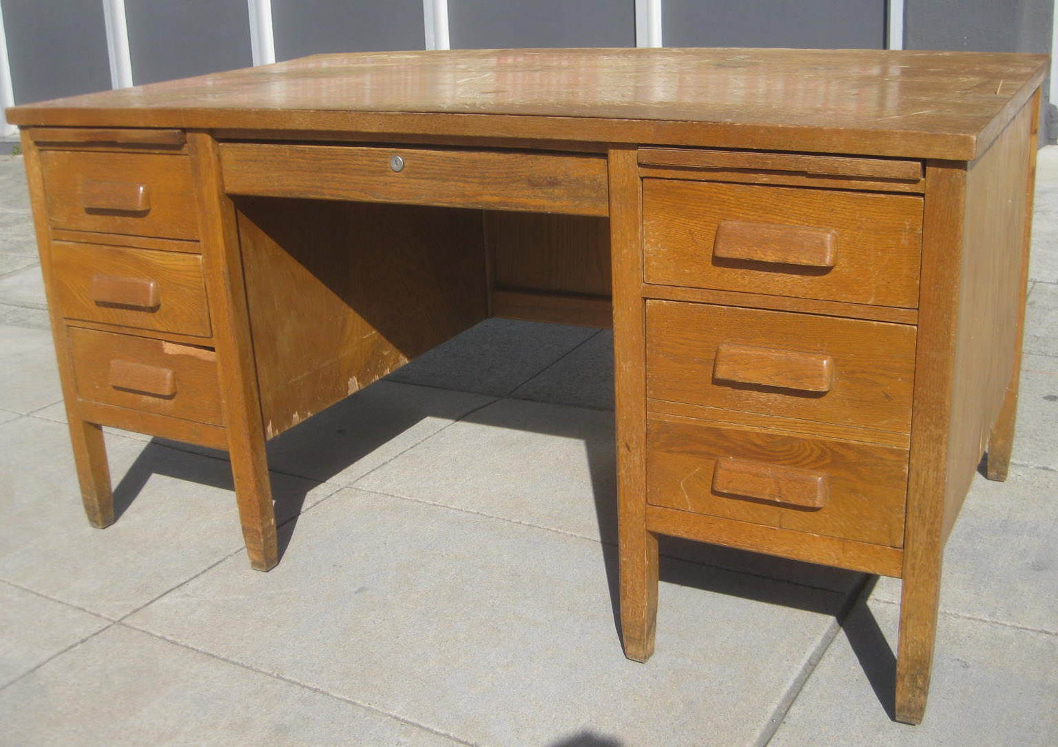 Uhuru Furniture Collectibles Sold Oak Teacher S Desk 50