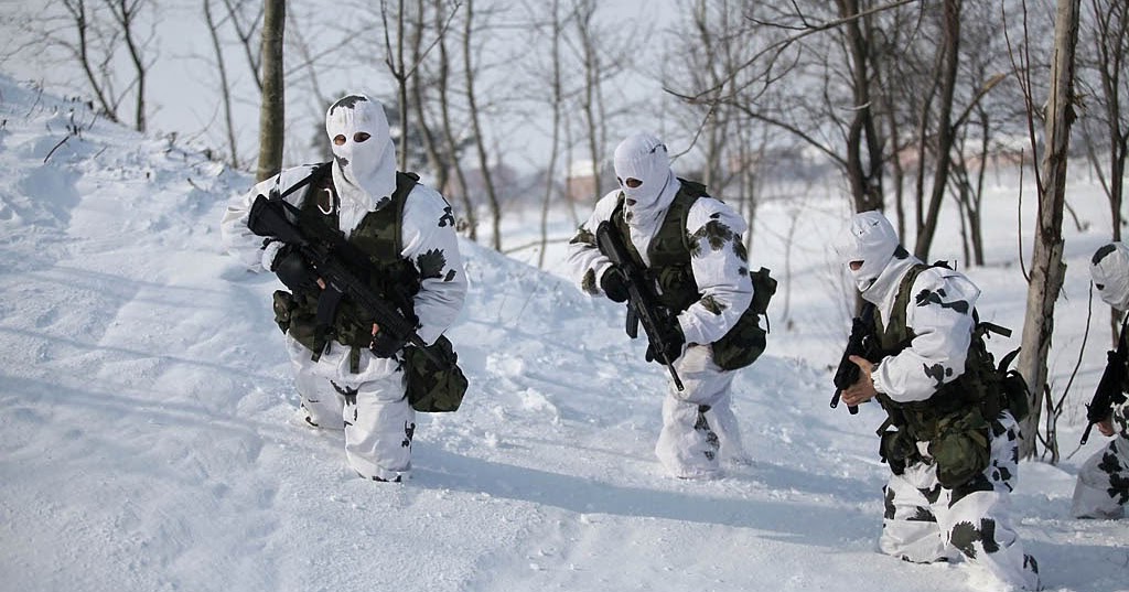 Serbian Army Special Forces during a demonstration of winter warfare