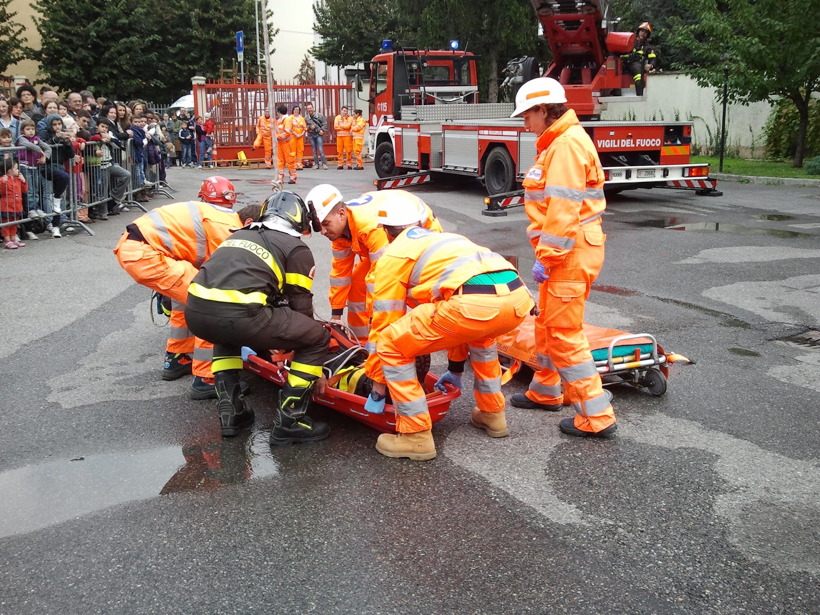 Magenta Vigili Del Fuoco In Festa Per Il Pompiere Day Video