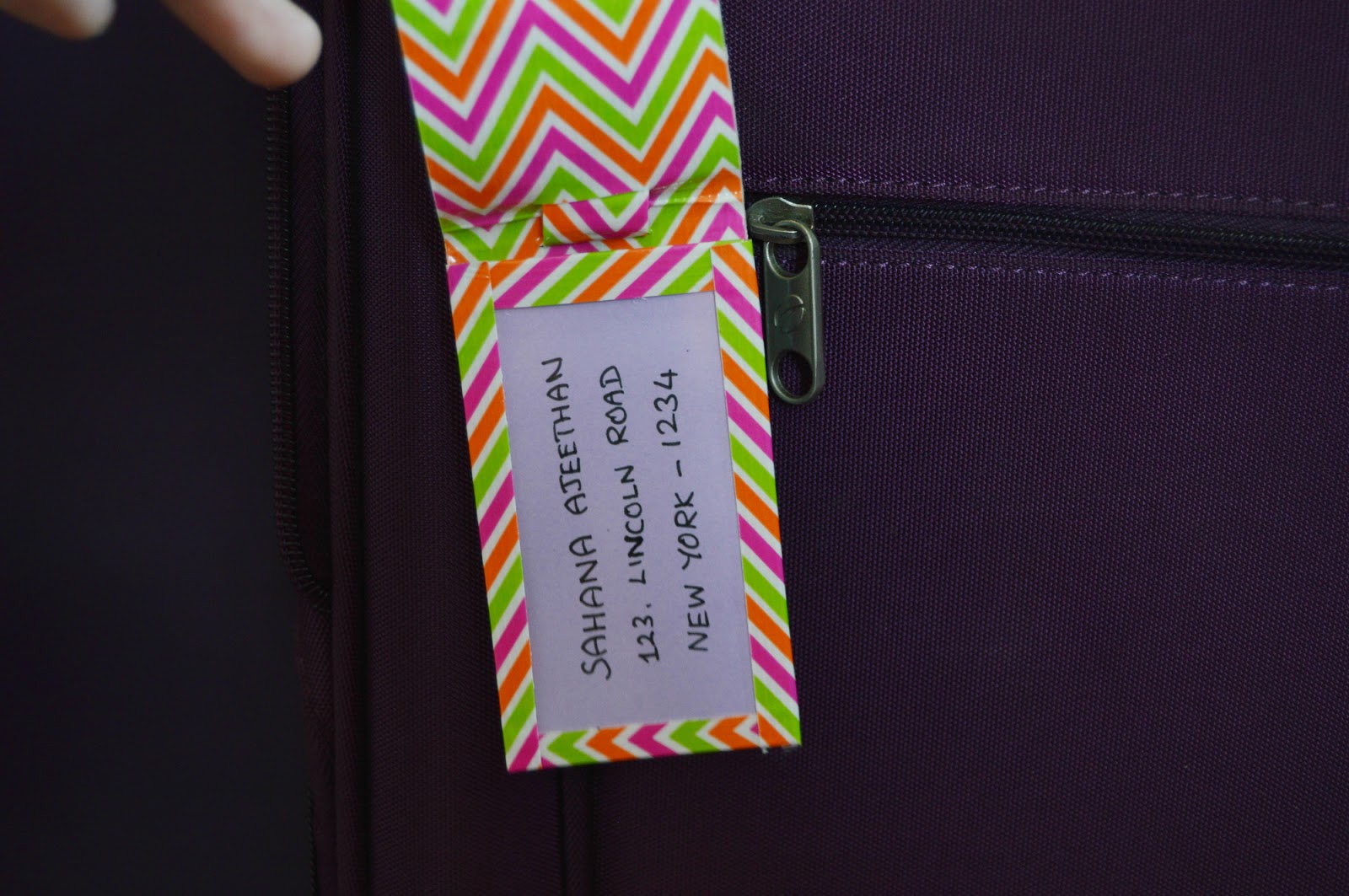 Vikalpah DIY Luggage Tag using duct tape
