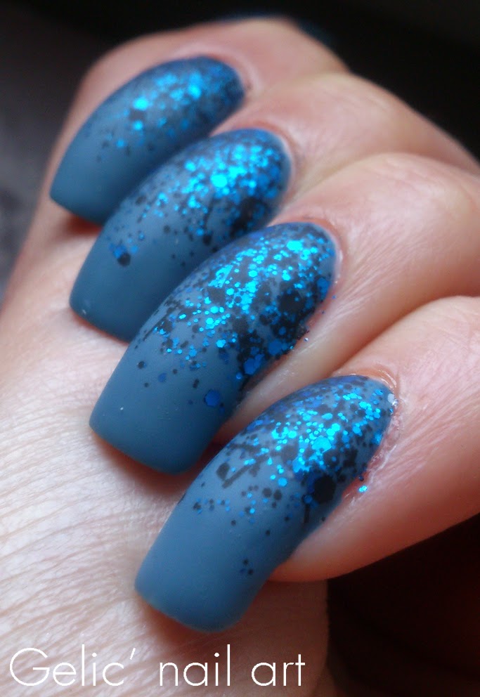 Gelic' nail art Abstract rain nail art in black and blue
