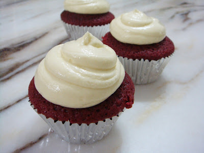 in the mood for cupcakes - red velvet and chocolate mud cupcakes