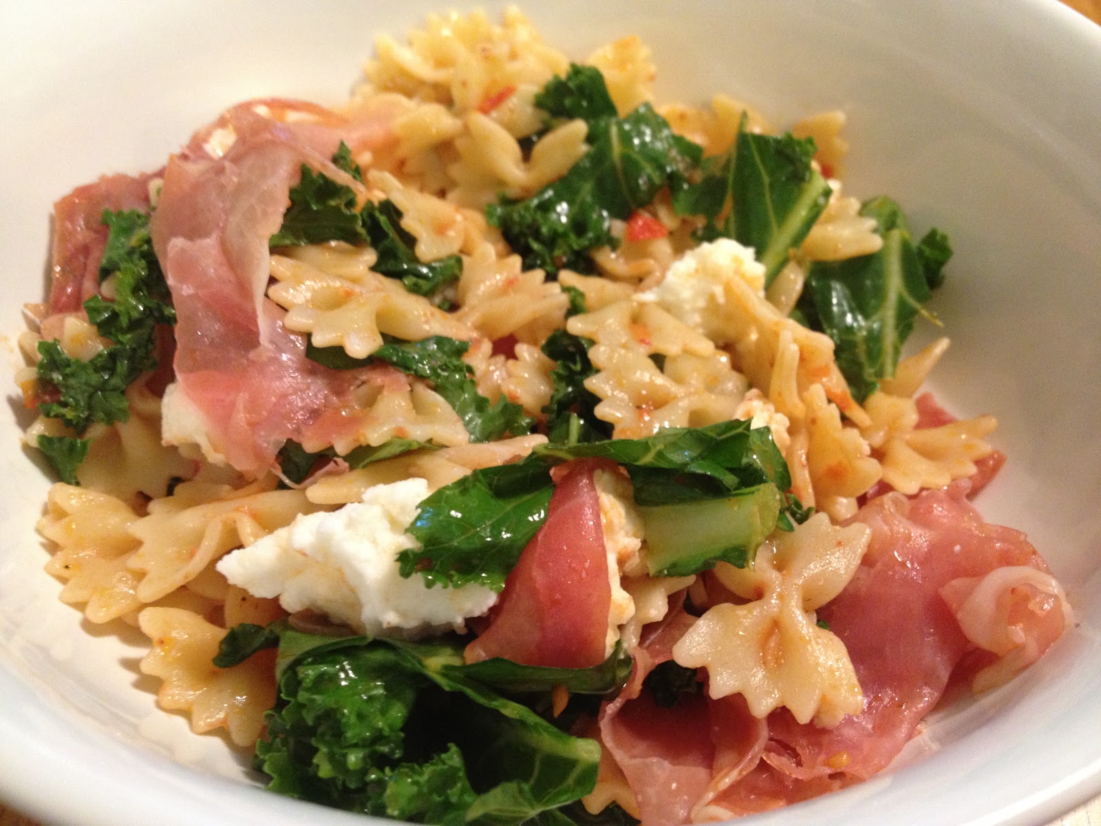 Inspired Whims Charred Tomato, Prosciutto & Mozzarella Pasta Salad
