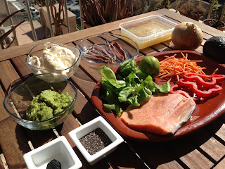 Ensalada Fría De Gelatina De Rodaballo Con Mayonesa De Anchoa Y Salmón En Crudo
