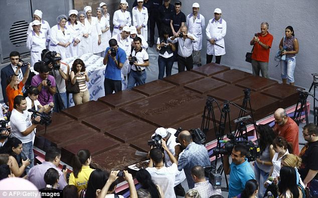 biggest_chocolate_bar3.jpg