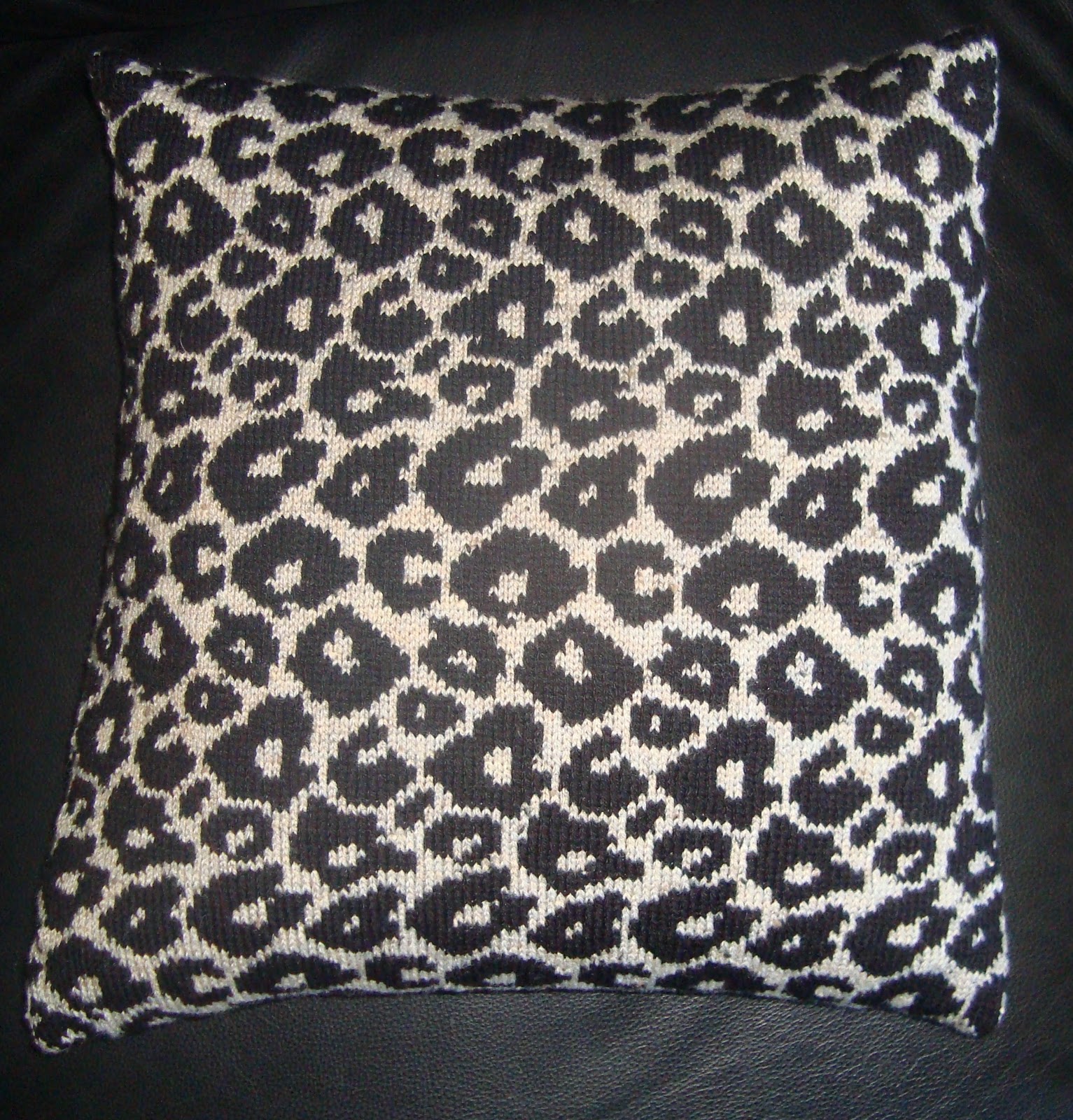 Leopard Cushion Cover Knitting Pattern