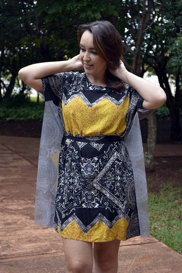 LEZ A LEZ, INSPIRAÇÃO MEDIEVAL, OUTONO INVERNO 2015 LEZ A LEZ, COLEÇÃO OUTONO INVERNO 2015, PAMELA ZANADRÉA, LOJA EM RIBEIRÃO PRETO, RIBEIRÃO PRETO, VESTIDO ESTAMPADO, SCARPIN PRETO, BOLSA AMARELA, BLOG CAMILA ANDRADE, BLOG DE MODA EM RIBEIRÃO PRETO, FASHION BLOGGER EM RIBEIRÃO PRETO