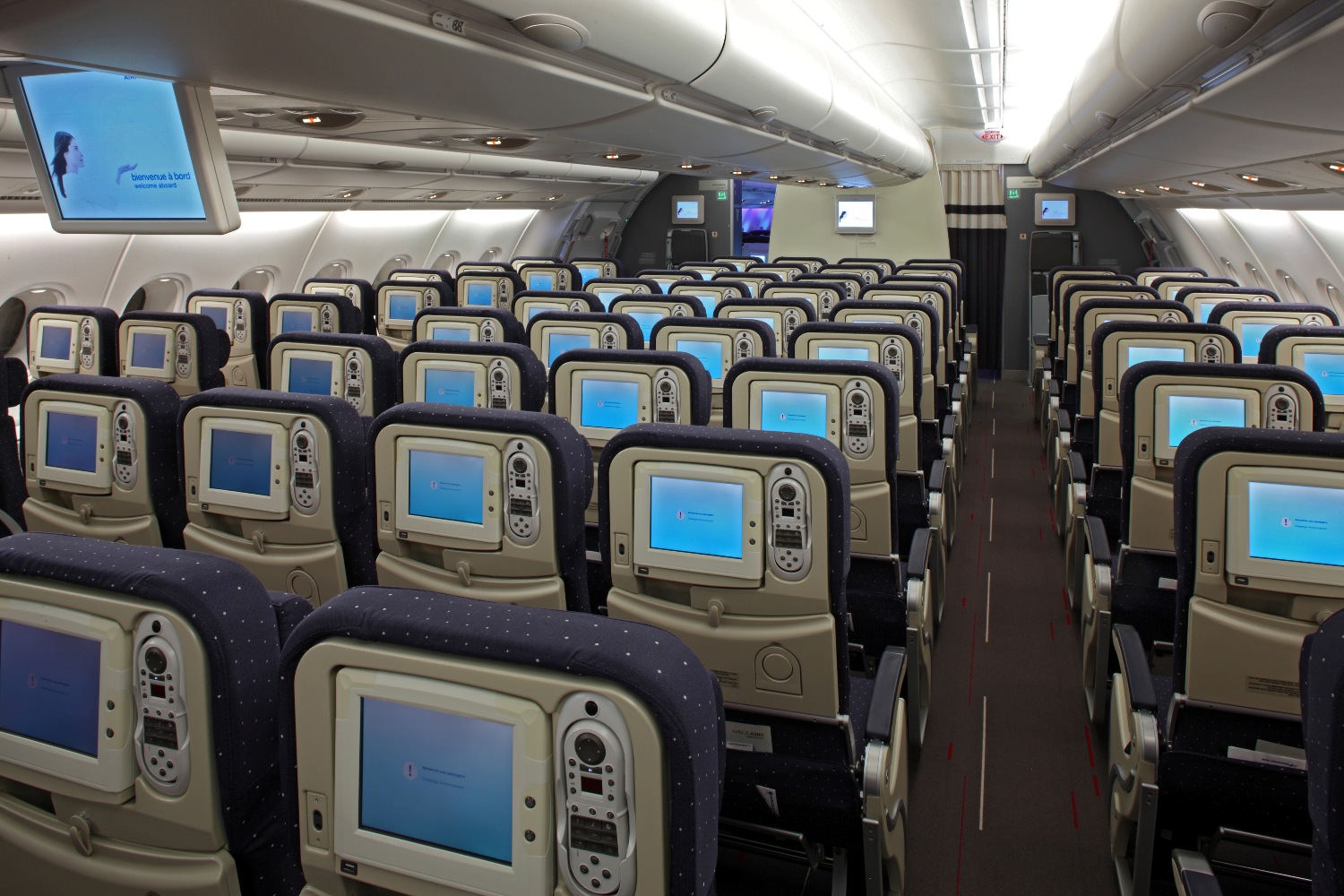 Airbus A380 Widescreen Wallpaper: Airbus A380 Economy Cabin Interior