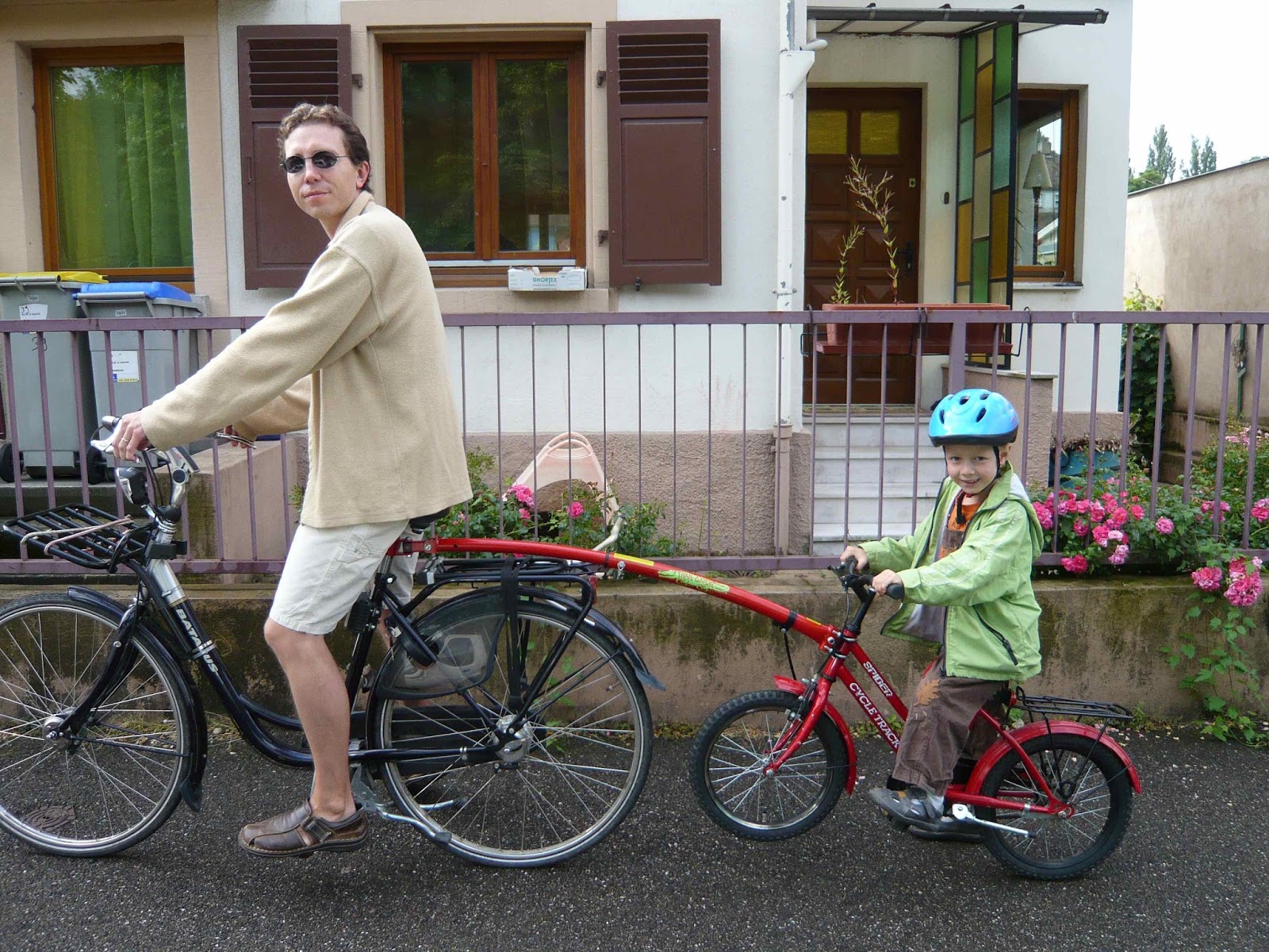 Trail Angel : la barre de remorquage pour tracter un enfant à vélo –