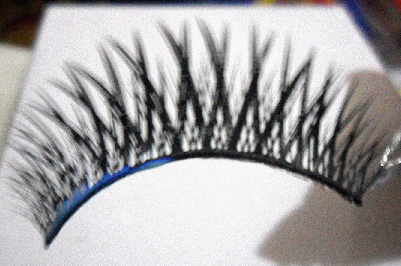 Beauty Diary How to stack fake eyelashes