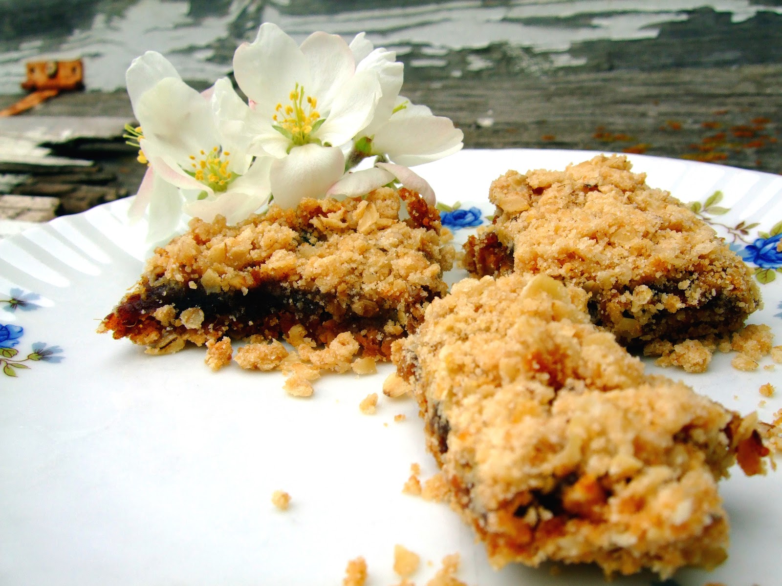 Gluten Free Date Squares with Lime and Cinnamon Kat Cupcake