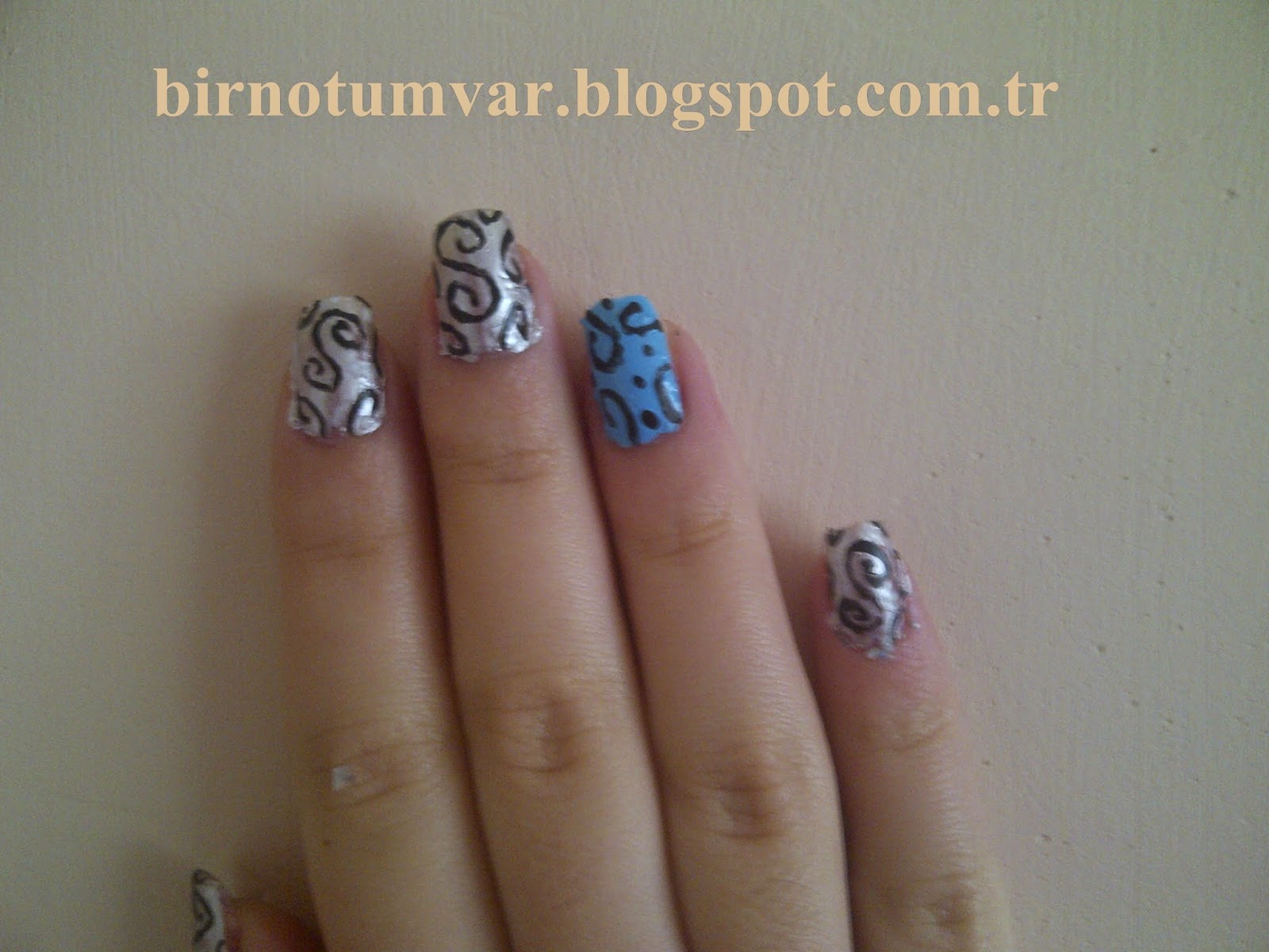 Bir Notum Var Takma Oje Nasil Yapilir Yagli Kagit Ile Tirnak Tasarimi Nasil Yapilir Tirnak Tasarimlarim 22 Nailart