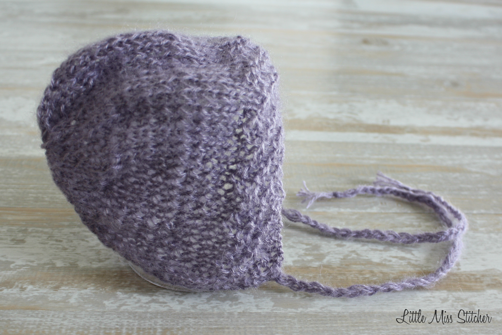 Little Miss Stitcher: Newborn Knit Bonnet