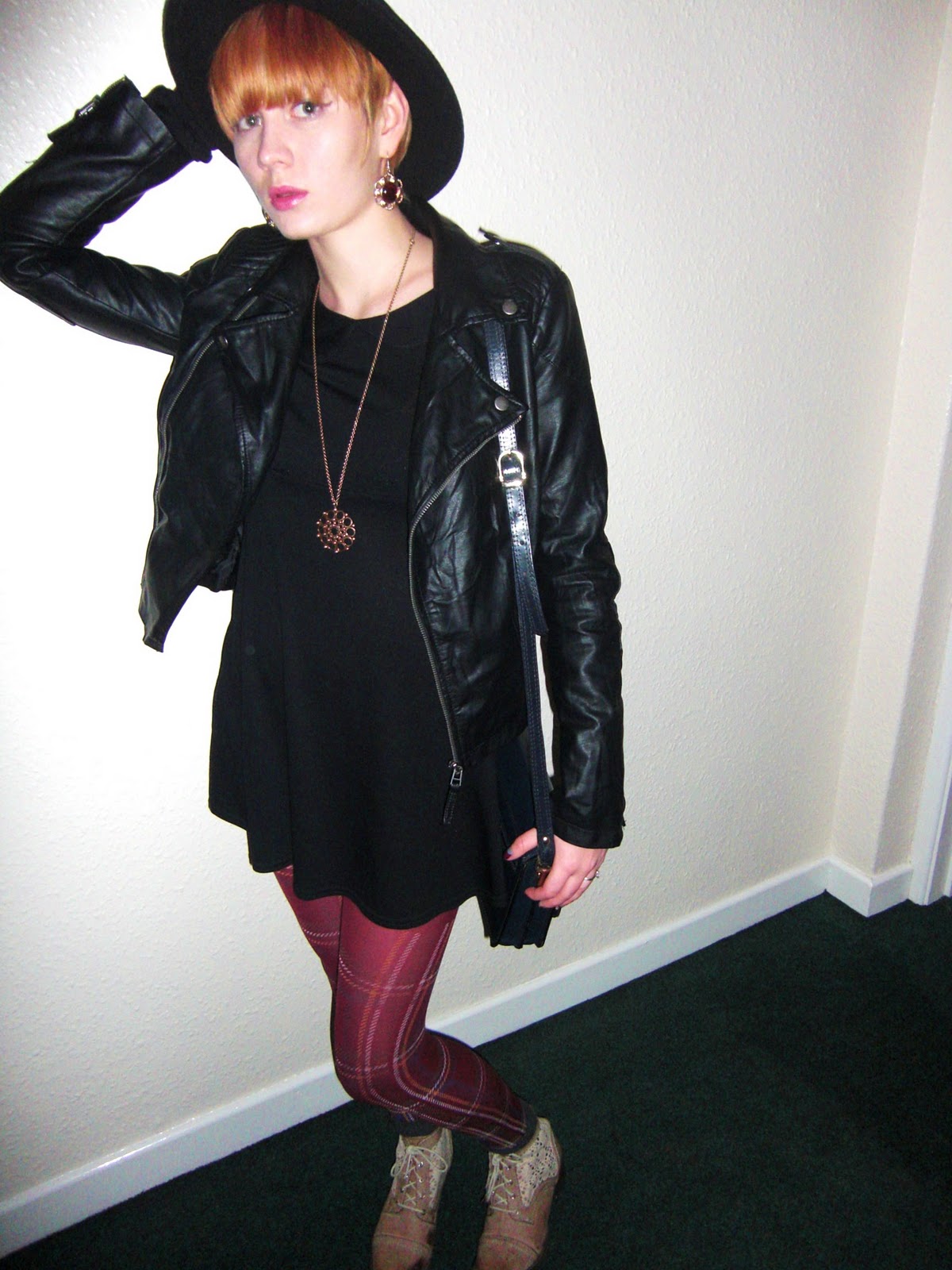 Colourless Colour: 90s Grunge Girl