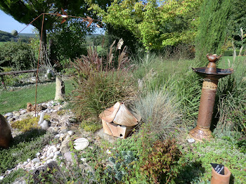 Pagode de Jacques Larroussinie et fontaine de Christophe Linard