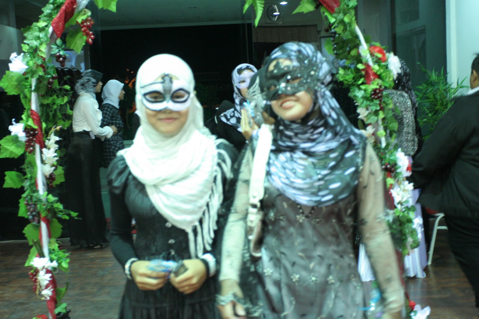 masquerade theme dress for muslimah