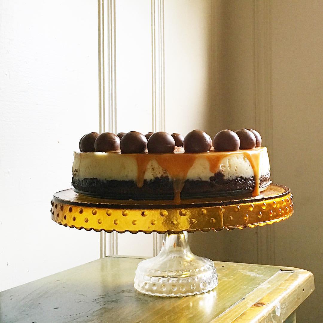Bakeaholic Mama Chocolate Truffle Cheesecake with Salted Caramel