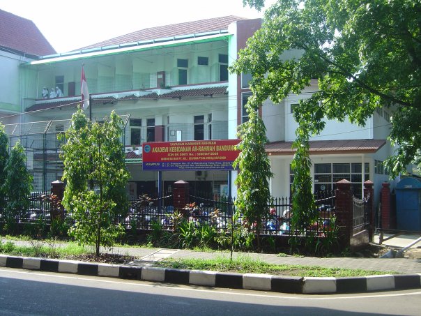 AKBID AR-RAHMAH BANDUNG TERAKREDITASI BAN-PT: PROFIL SINGKAT AKBID AR