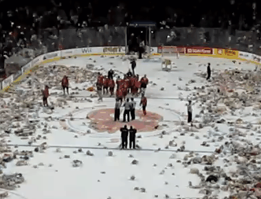 Giant Octopus Thrown On Ice At Detroit Red Wings Game