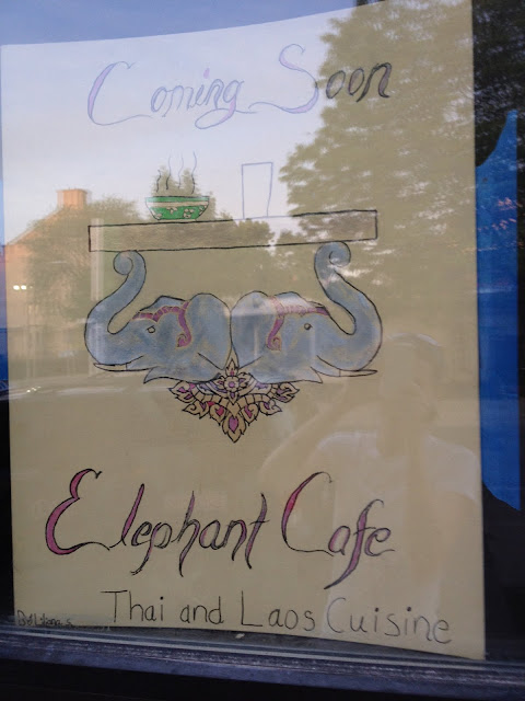 Elephant Cafe Restaurant Thai and Laos Cuisine off Farwell Ave in Milwaukee