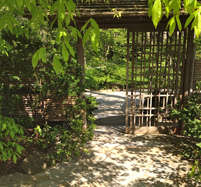 Garden of Reflection: Gates in Japanese Gardens